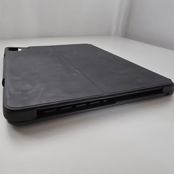 Logitech Slim Folio Pro iPad Pro 12.9 3rd 4th Gen Keyboard Case Backlit Bluetoot